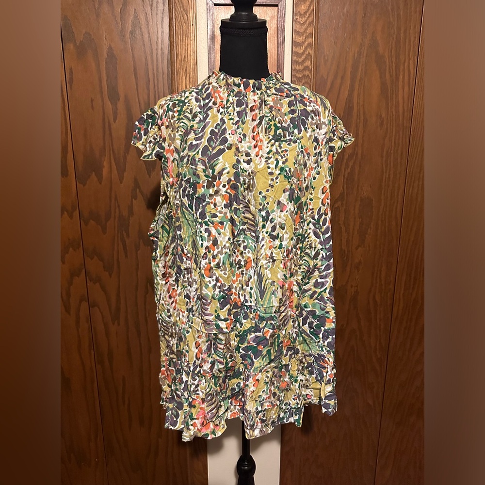 NWT Jodifl Plus Size Tunic Length Floral Blouse